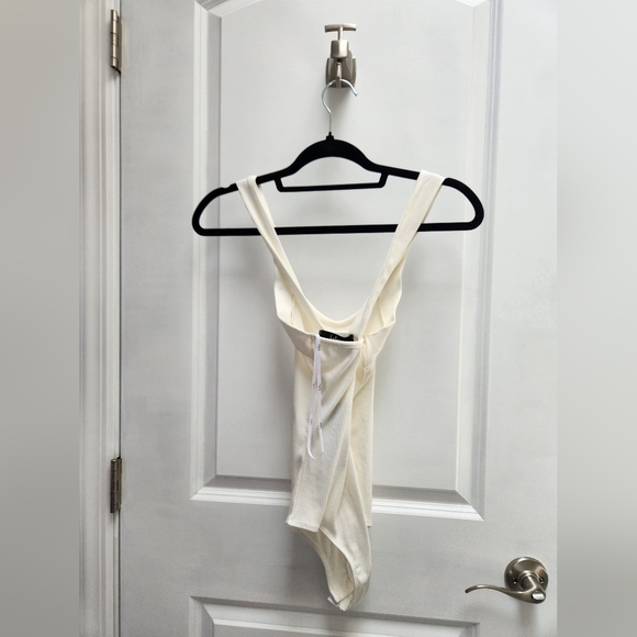 NWT LULUS Cross Front Bodysuit - Picture 3 of 10
